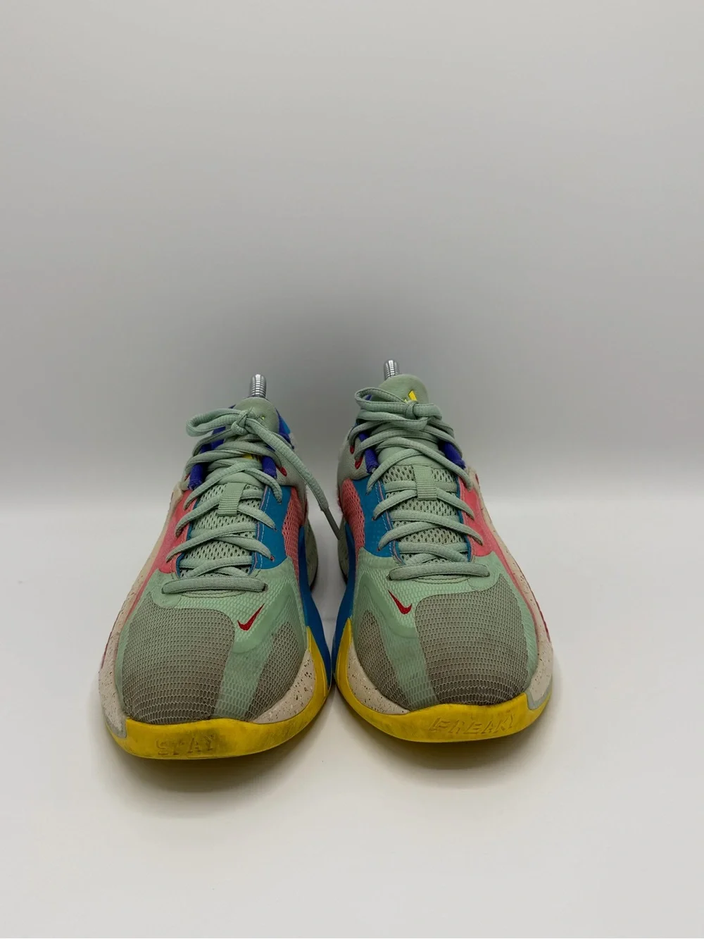 Nike Freak Unisex Kids Low Top Mesh Basketball Sneakers Colorblock US 5.5Y